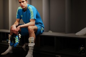 乐鱼电竞-欧冠射手榜惊现逆袭：奥西姆亨超越姆巴佩与哈兰德，欧冠射手榜前十榜